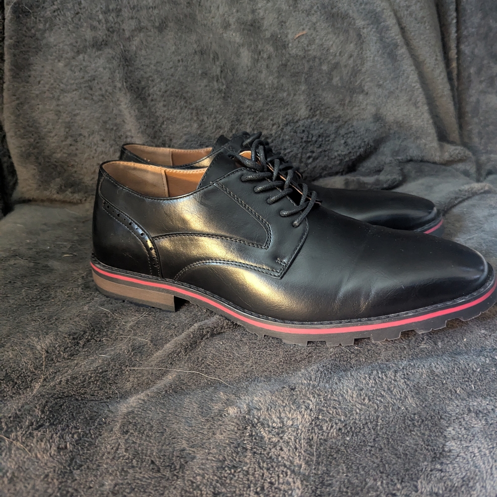 Nine West Black Leather Men's Oxfords with Red Accents
